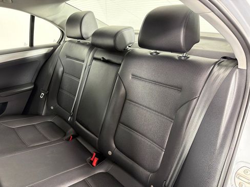 Used 2017 Volkswagen Jetta SE image 20