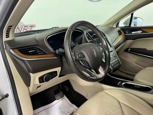 Used 2019 Lincoln MKC Select w/ Select Plus Package AWD/4WD image 10