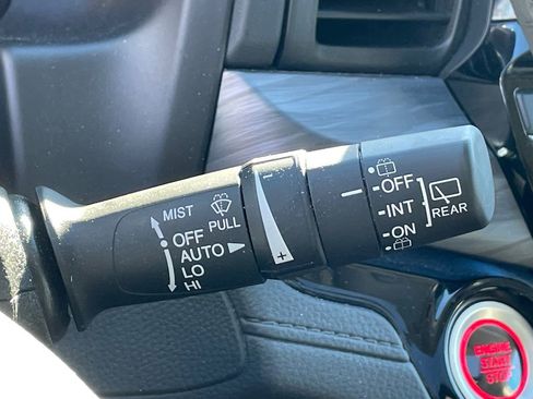 Used 2025 Honda Odyssey Elite image 39