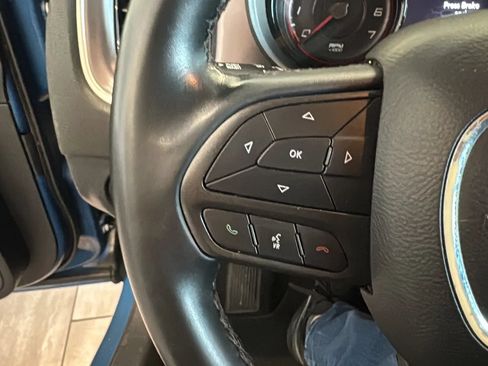Used 2022 Dodge Charger SXT w/ Blacktop Package RWD image 36