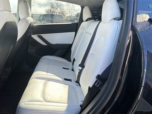 Used 2021 Tesla Model Y Long Range image 10