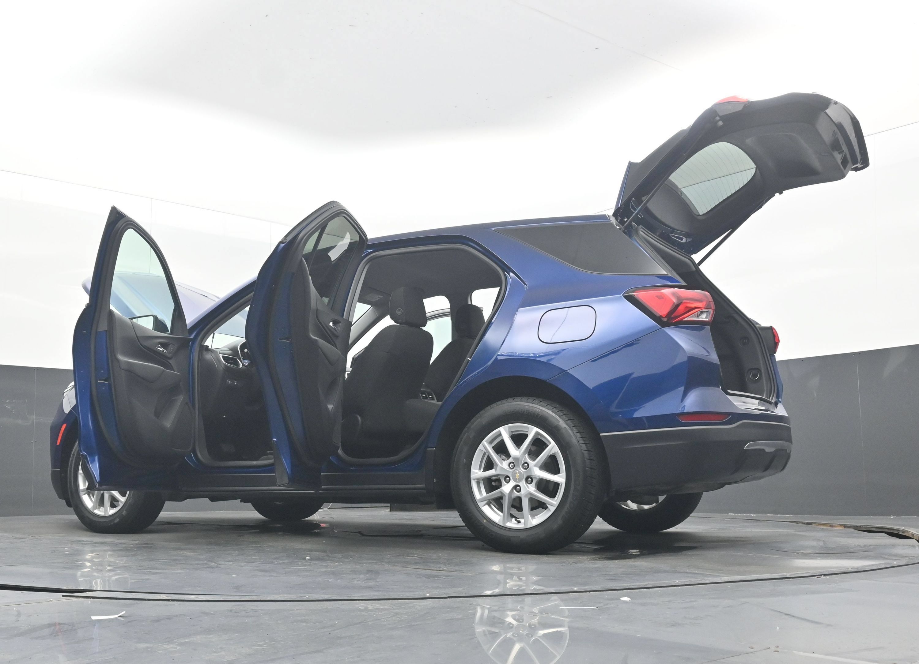 Used 2023 Chevrolet Equinox LT FWD image 43