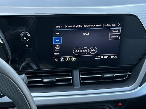 New 2026 Chevrolet Trax LS w/ LS Convenience Package FWD image 18