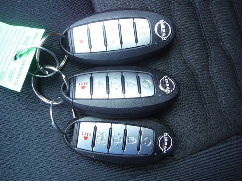 Used 2022 Nissan Pathfinder SV w/ SV Premium Package image 39