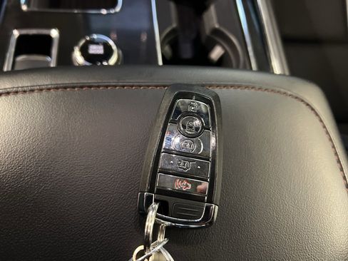 Certified 2023 Lincoln Aviator AWD w/ Premium Package image 39