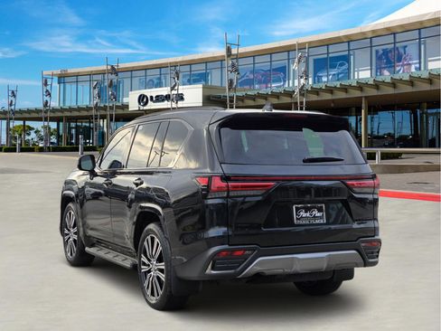 New 2026 Lexus LX 700h Luxury image 4