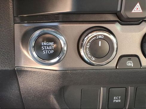 Used 2021 Toyota Tacoma TRD Off-Road image 20