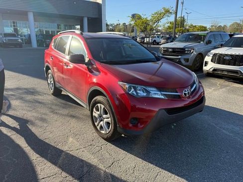 Used 2015 Toyota RAV4 LE image 2