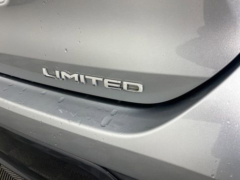 Used 2021 Toyota Highlander Limited image 4