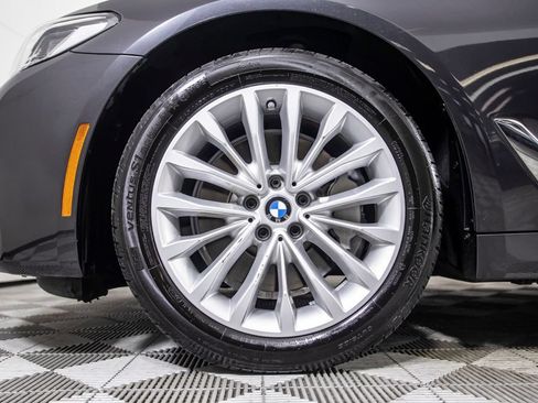 Used 2023 BMW 530i w/ Premium Package RWD image 40
