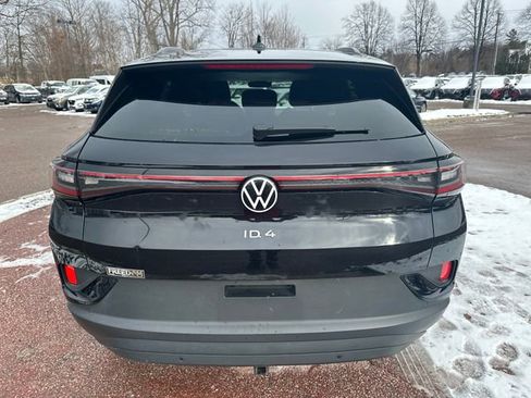 Used 2023 Volkswagen ID.4 Pro image 4
