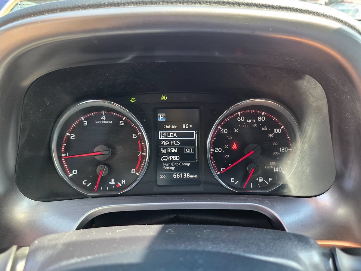 Used 2017 Toyota RAV4 SE FWD image 32