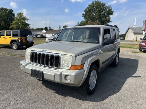 Used 2008 Jeep Commander Sport AWD/4WD image 3