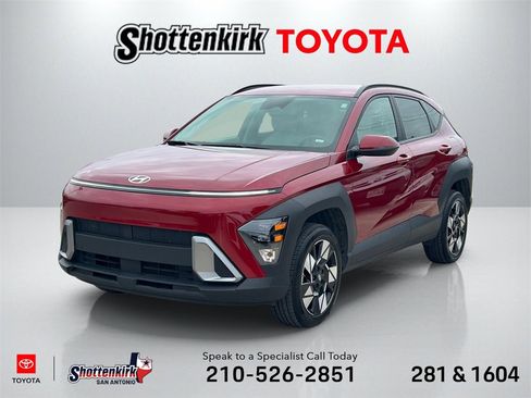 Used 2025 Hyundai Kona SEL image 1