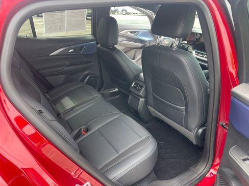 Used 2024 Chevrolet Equinox EV LT w/ LPO, Blackout Package FWD image 17