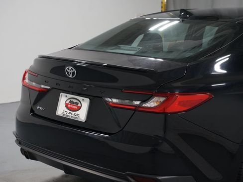 Used 2025 Toyota Camry SE FWD image 9
