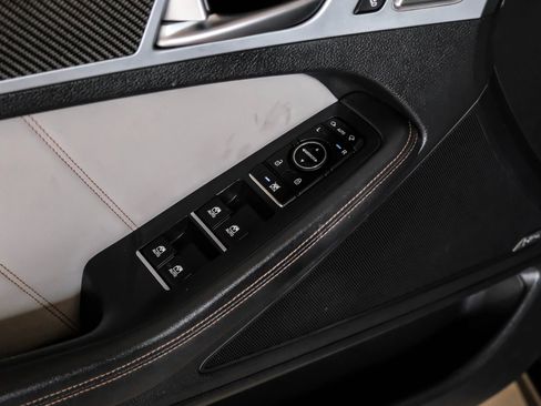 Used 2019 Genesis G80 3.3T Sport RWD image 43