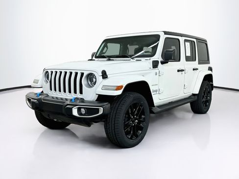 Used 2023 Jeep Wrangler Unlimited Sahara AWD/4WD image 3