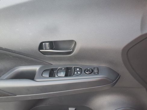 Certified 2025 Nissan Kicks Play S image 16