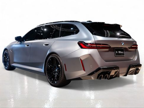 Used 2026 BMW M5 Touring w/ M Driver's Package AWD/4WD image 2