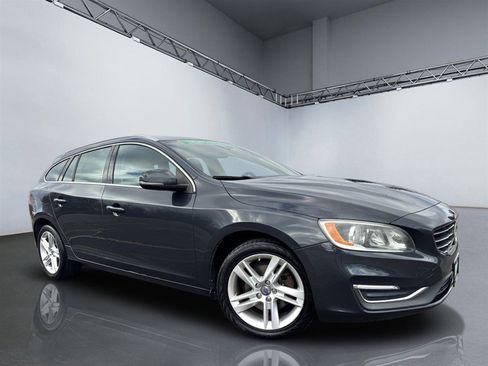 Used 2015 Volvo V60 T5 Platinum image 25