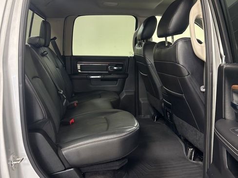 Used 2018 RAM 1500 Laramie w/ Convenience Group AWD/4WD image 29