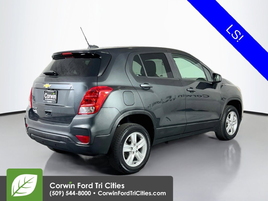 Used 2020 Chevrolet Trax LS w/ Tint and Cruise Package AWD/4WD image 14