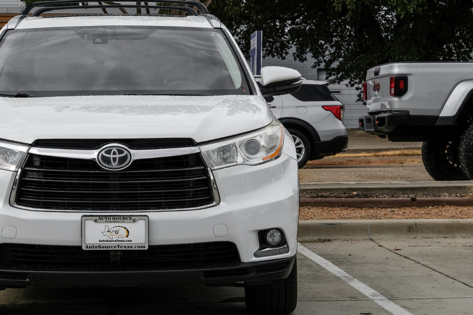 Used 2016 Toyota Highlander Limited w/ Driver Technology Package FWD image 46