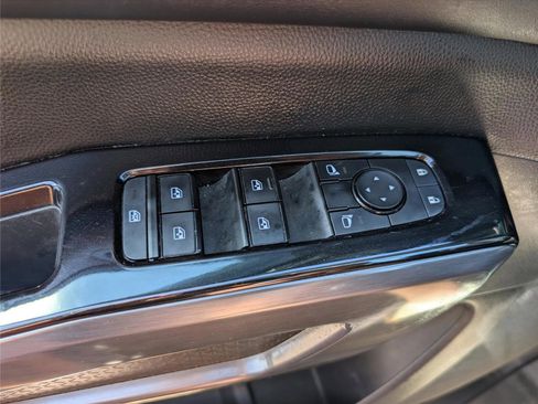 Used 2022 Nissan Pathfinder SL w/ SL Black Package image 26