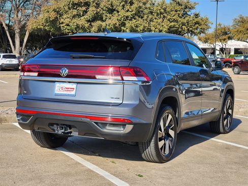 Used 2025 Volkswagen Atlas Cross Sport SE image 6