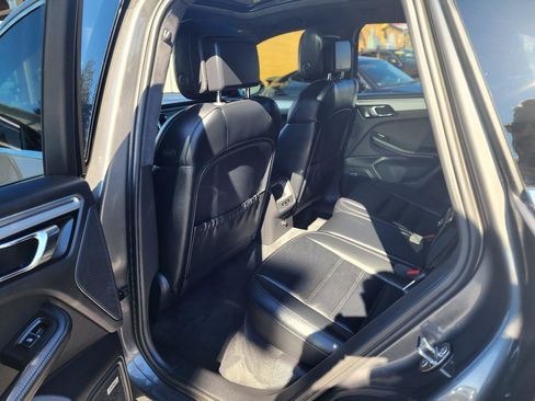 Used 2015 Porsche Macan Turbo AWD/4WD image 27