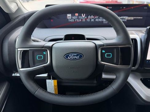 New 2026 Ford Expedition Active image 12