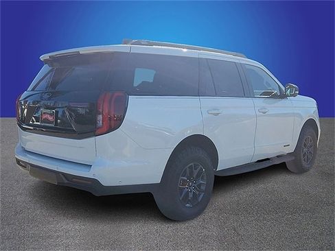 New 2025 Ford Expedition Tremor image 3