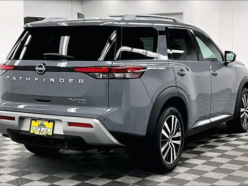 Used 2025 Nissan Pathfinder Platinum AWD/4WD image 13