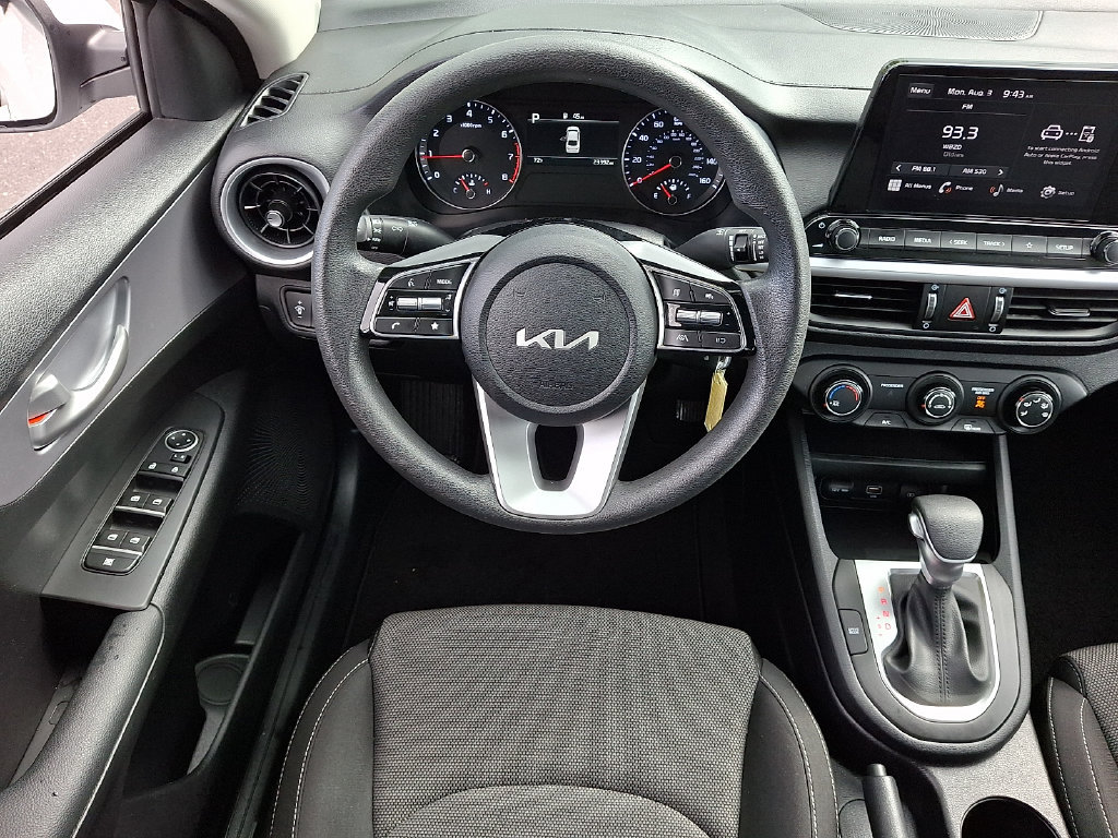 Used 2024 Kia Forte LXS w/ LXS Technology Package FWD image 2