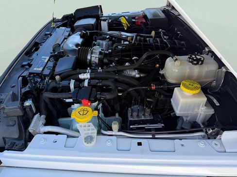 Used 2023 Jeep Gladiator Overland image 35