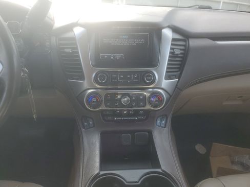 Used 2016 Chevrolet Suburban LT image 10