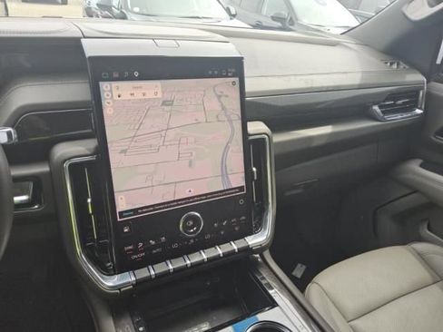 Used 2025 GMC Yukon Elevation w/ Elevation Premium Package RWD image 4