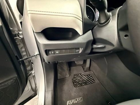 Used 2022 Toyota RAV4 XLE Premium FWD image 20