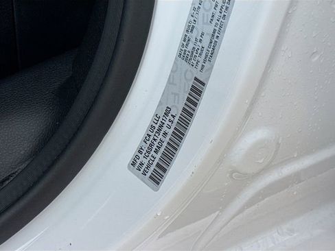 Used 2022 RAM 1500 Limited w/ Body Color Bumper Group image 33