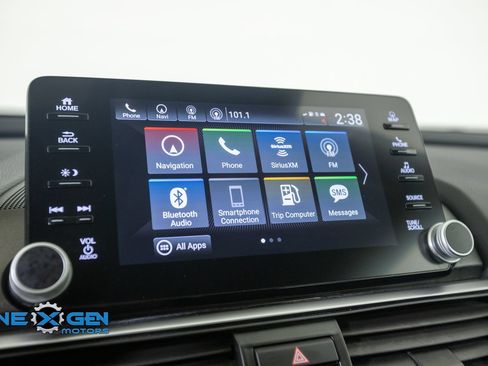 Used 2018 Honda Accord Touring image 18