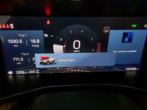 Certified 2024 GMC Canyon AT4 w/ AT4 Premium Package AWD/4WD image 15