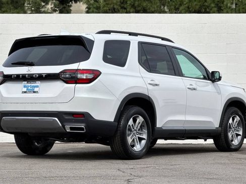 Certified 2026 Honda Pilot EX-L image 4
