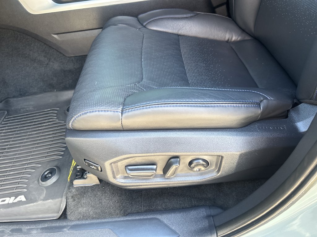 Certified 2025 Toyota Sequoia Platinum AWD/4WD image 30