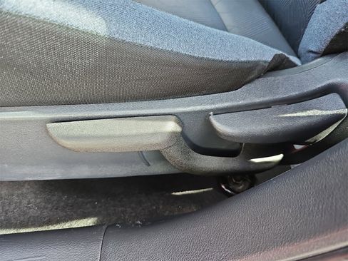 Used 2024 Nissan Versa SV image 32