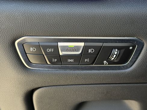 Used 2021 BMW X5 M50i w/ Premium Package image 25