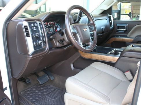 Used 2015 Chevrolet Silverado 2500 LTZ w/ Duramax Plus Package AWD/4WD image 16