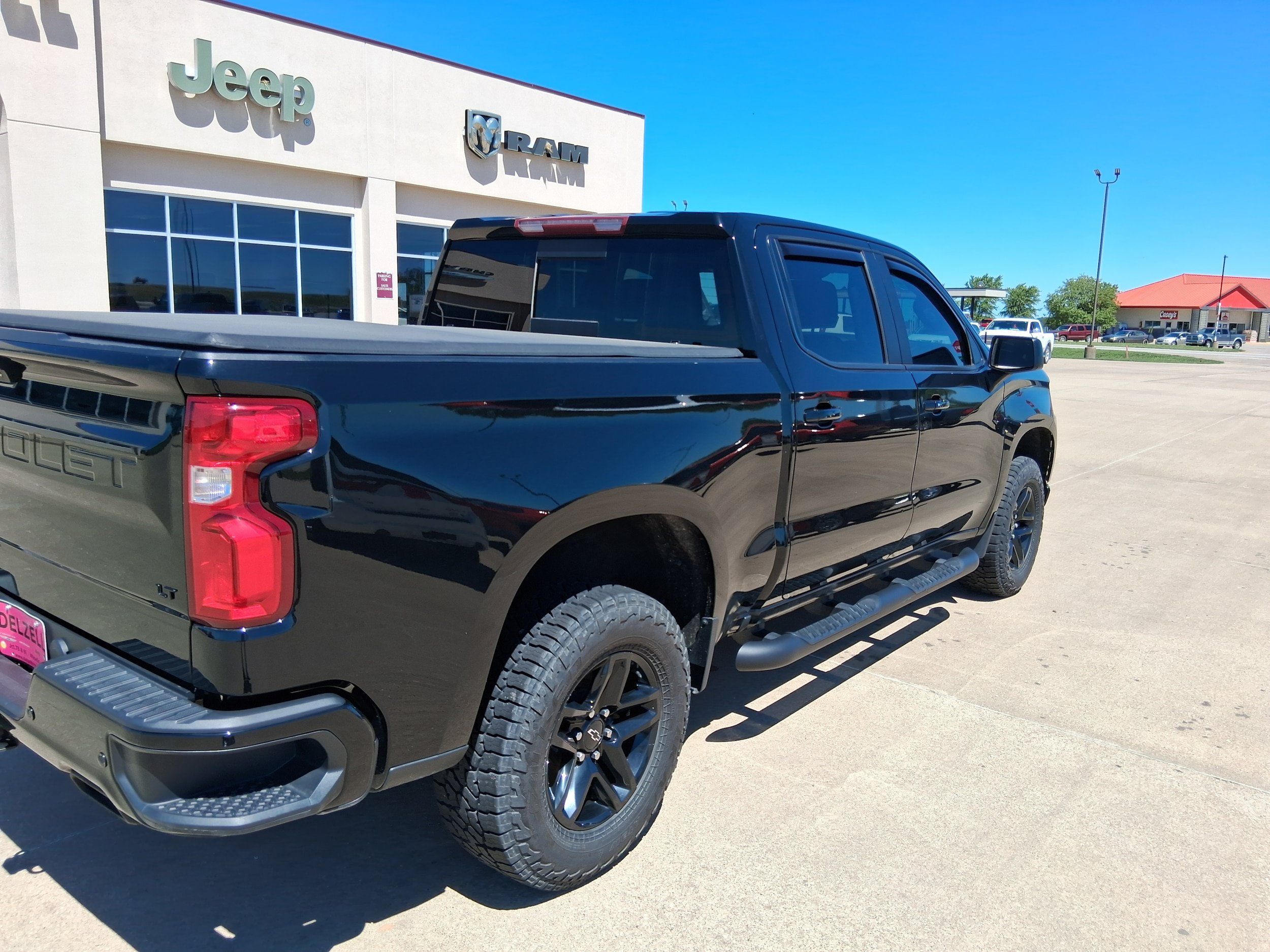 Used 2021 Chevrolet Silverado 1500 LT Trail Boss w/ Convenience Package II AWD/4WD image 8