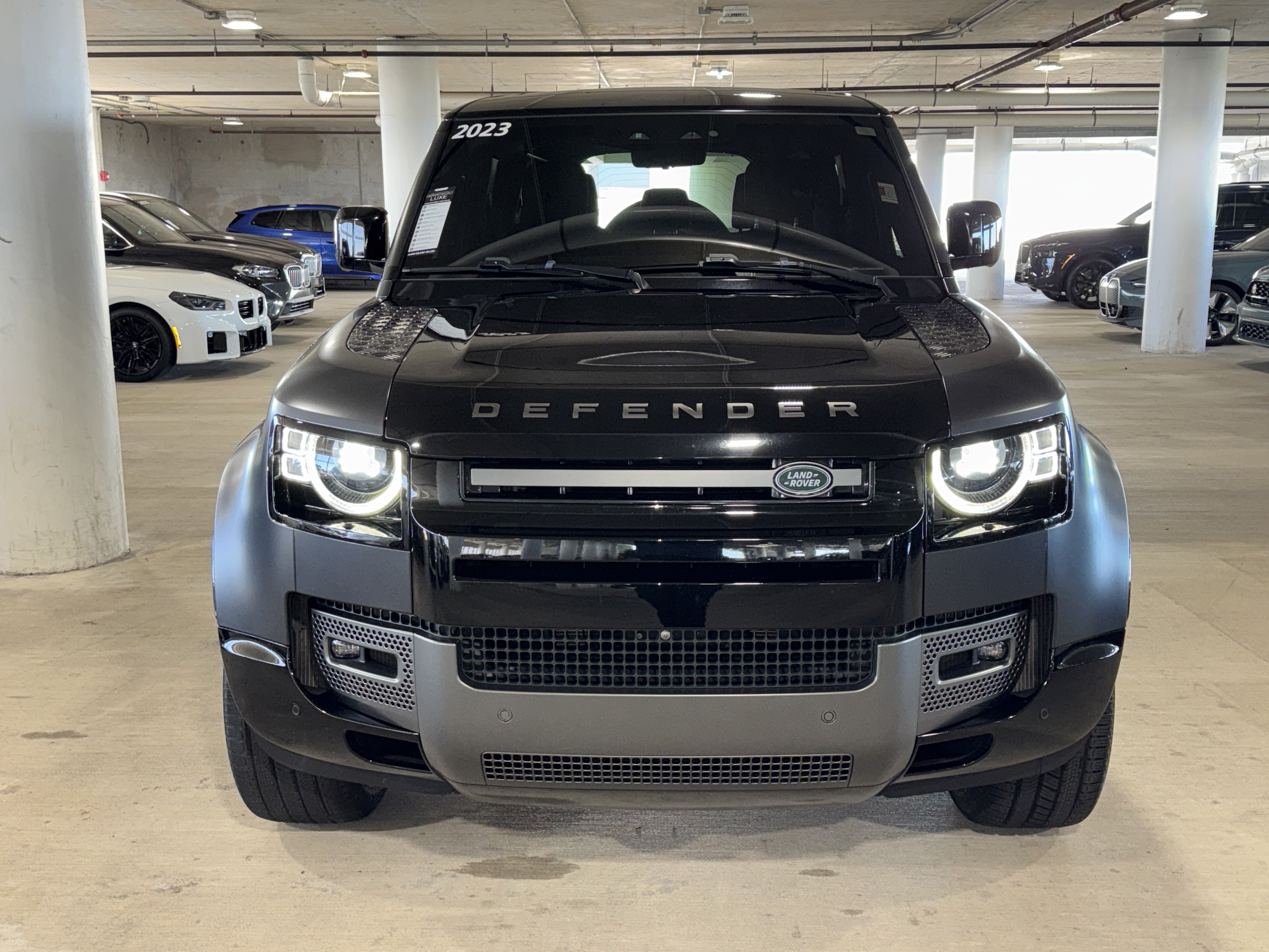 Used 2023 Land Rover Defender 110 V8 AWD/4WD image 3