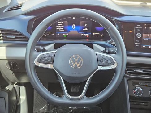 Used 2022 Volkswagen Taos SE FWD image 14